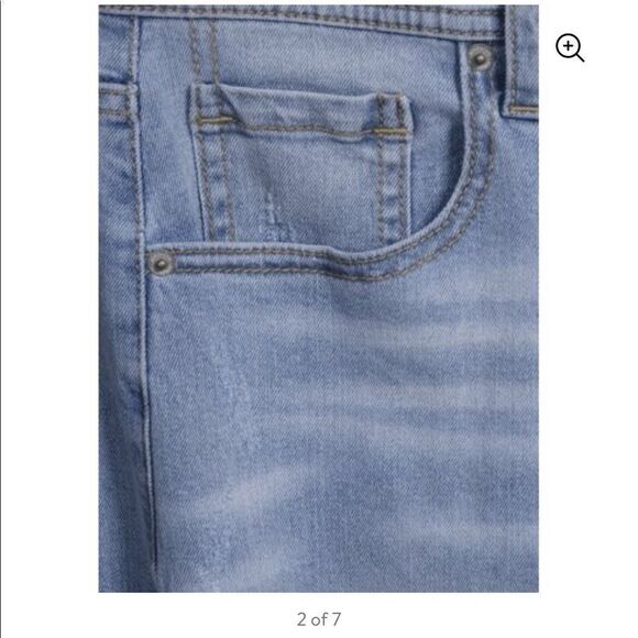 Jordache  Light Wash Women's  Capri Jeans - Picture 3 of 3